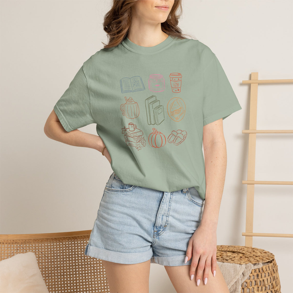 Autum Vibes, Cozy Reading, Pumpkin Spice, Hand-Drawn Doodles Comfort Colors Tee